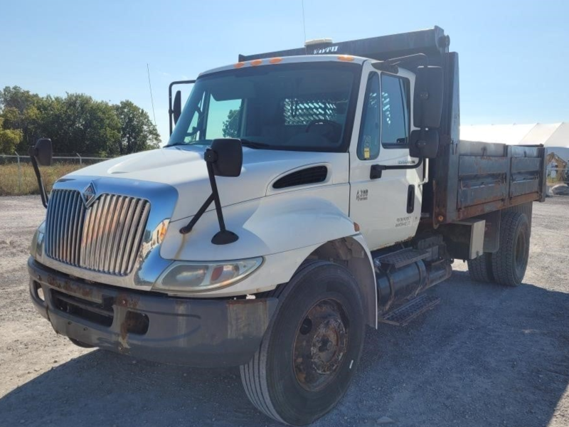 2006 T/A International 4300 Dump Truck photo